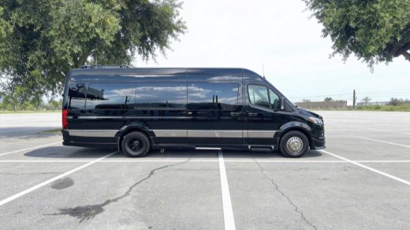 sprinter limousine cedar rapids